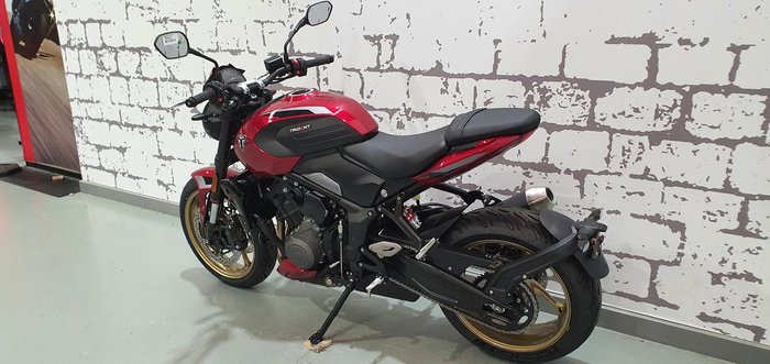 2026 Triumph Trident 800 Trident Red