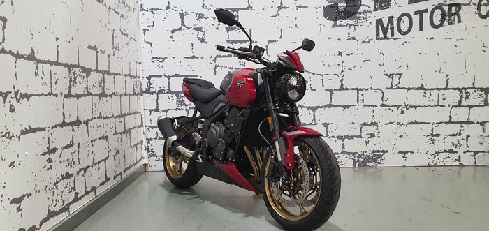 2026 Triumph Trident 800 Trident Red