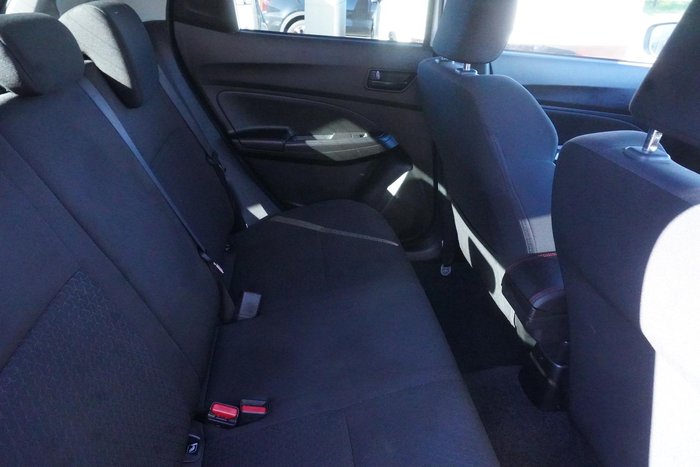 2017 Suzuki Swift GL Navigator