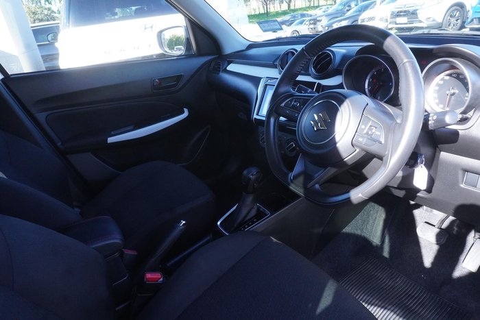 2017 Suzuki Swift GL Navigator