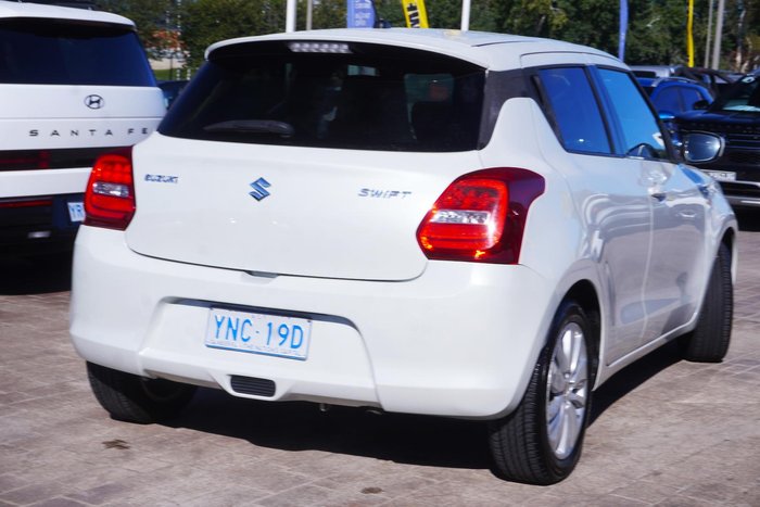 2017 Suzuki Swift GL Navigator