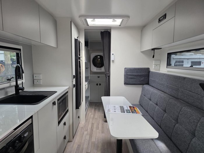 2025 Traveller Destination Track Dst20be Family Bunk