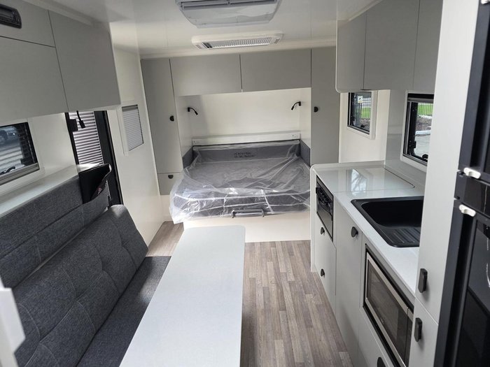 2025 Traveller Destination Track Dst20be Family Bunk