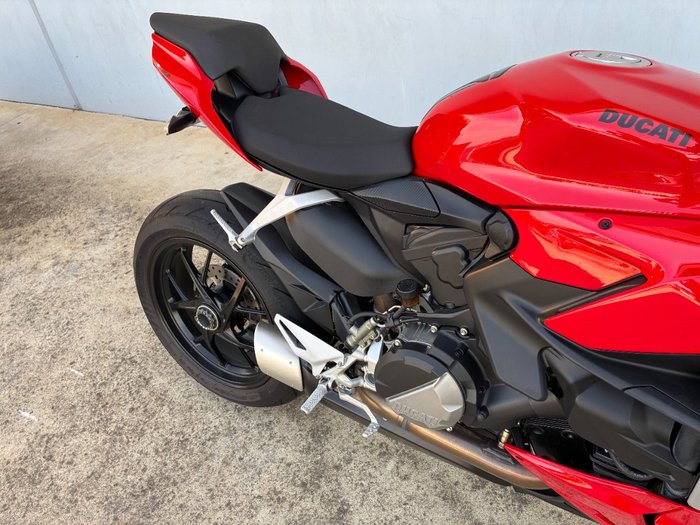 2023 DUCATI STREETFIGHTER V2 Red