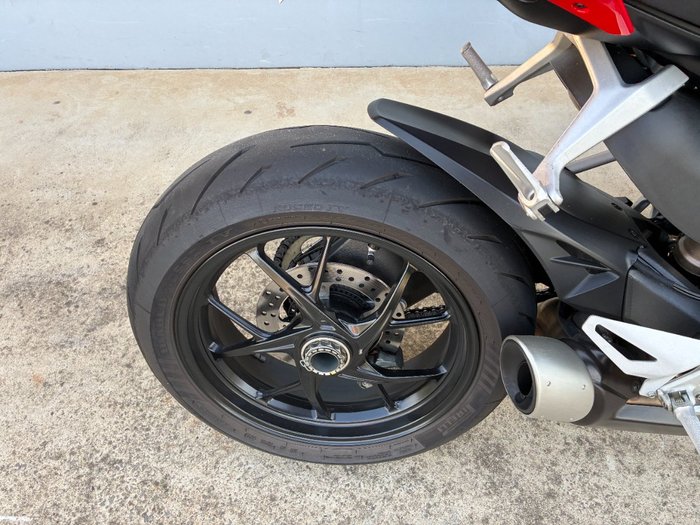 2023 DUCATI STREETFIGHTER V2 Red