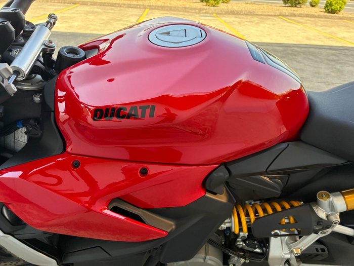 2023 DUCATI STREETFIGHTER V2 Red