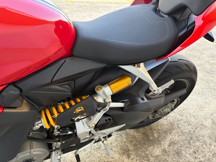 2023 DUCATI STREETFIGHTER V2 Red