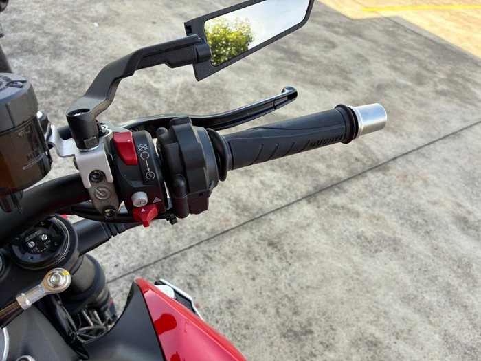 2023 DUCATI STREETFIGHTER V2 Red