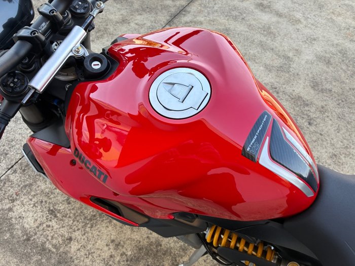 2023 DUCATI STREETFIGHTER V2 Red