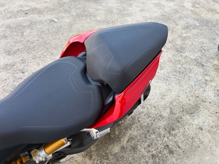 2023 DUCATI STREETFIGHTER V2 Red