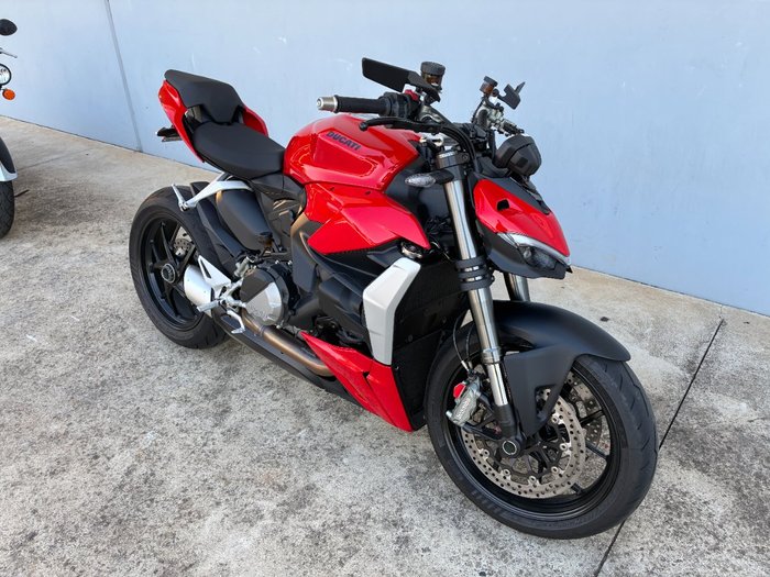 2023 DUCATI STREETFIGHTER V2 Red