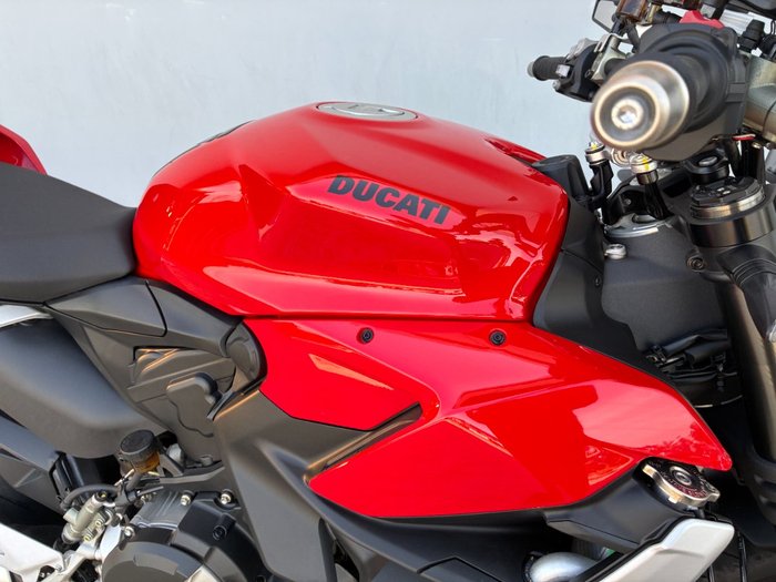 2023 DUCATI STREETFIGHTER V2 Red