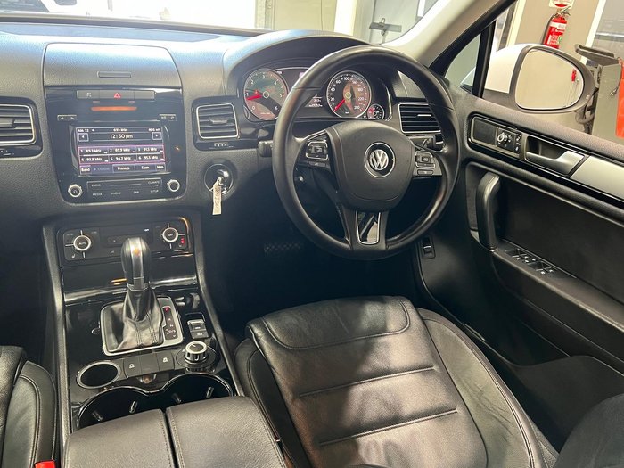 2014 Volkswagen Touareg 150TDI 7P MY14 Four Wheel Drive Pure White