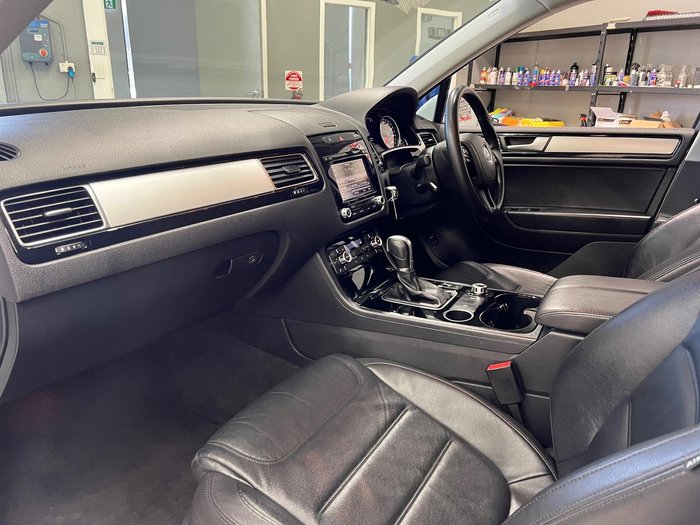 2014 Volkswagen Touareg 150TDI 7P MY14 Four Wheel Drive Pure White