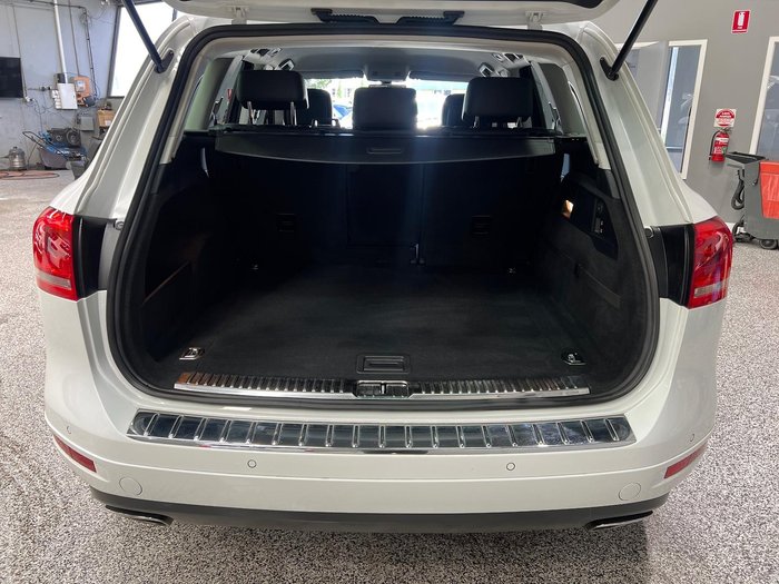 2014 Volkswagen Touareg 150TDI 7P MY14 Four Wheel Drive Pure White