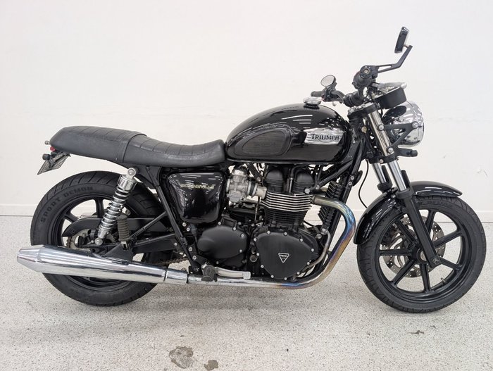 Triumph 2013 TRIUMPH 865CC BONNEVILLE A2 Black