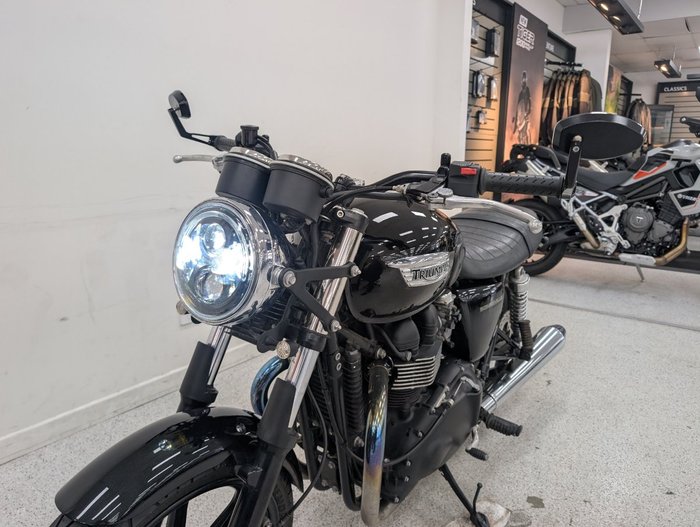 Triumph 2013 TRIUMPH 865CC BONNEVILLE A2 Black