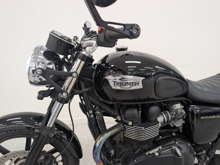 Triumph 2013 TRIUMPH 865CC BONNEVILLE A2 Black