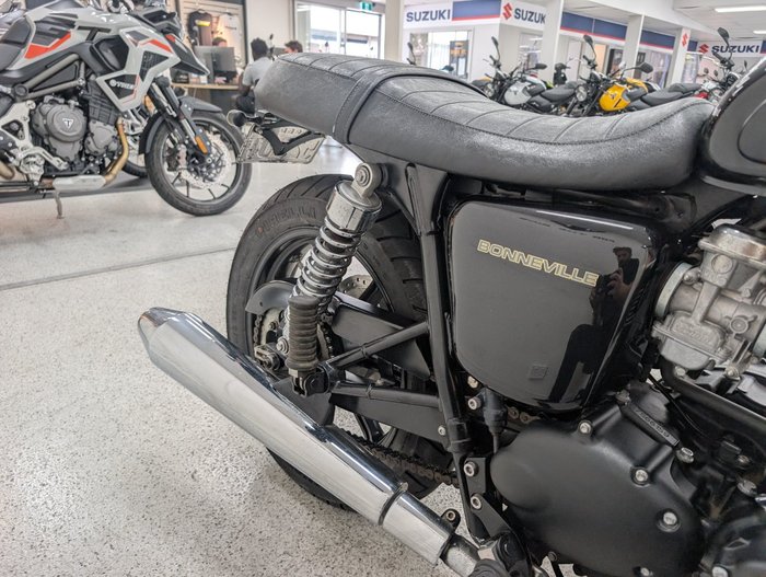Triumph 2013 TRIUMPH 865CC BONNEVILLE A2 Black