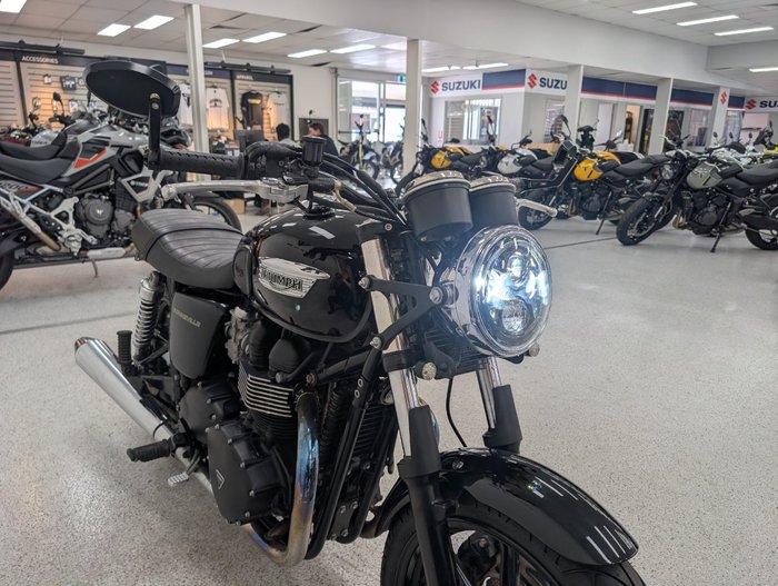 Triumph 2013 TRIUMPH 865CC BONNEVILLE A2 Black