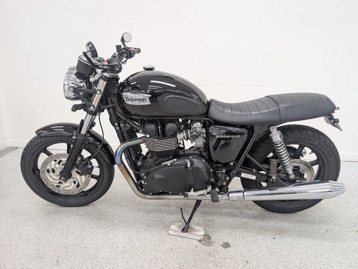 Triumph 2013 TRIUMPH 865CC BONNEVILLE A2 Black