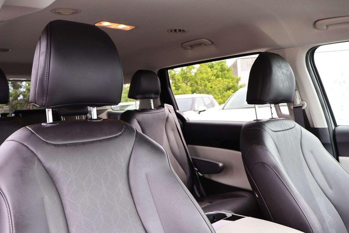 2023 Kia Carnival SLi