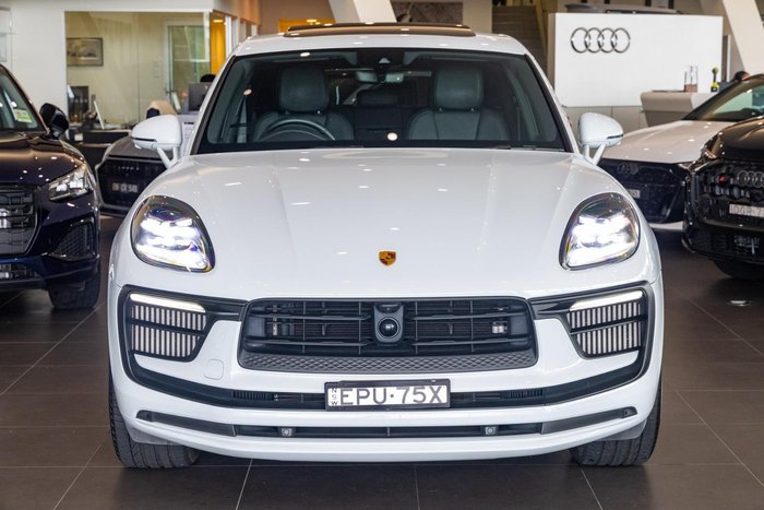 2021 Porsche Macan