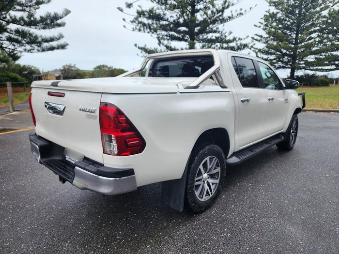 2017 Toyota Hilux SR5