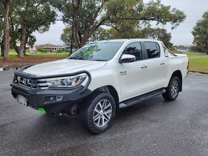 2017 Toyota Hilux SR5