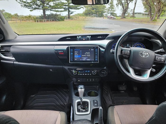 2017 Toyota Hilux SR5