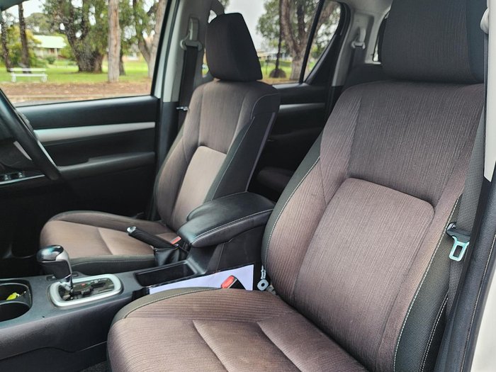 2017 Toyota Hilux SR5