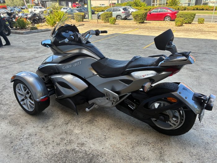 2013 BRP SPYDER ST Silver