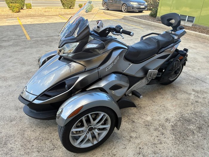 2013 BRP SPYDER ST Silver