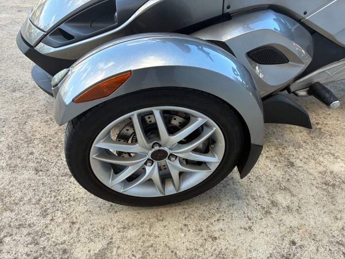 2013 BRP SPYDER ST Silver