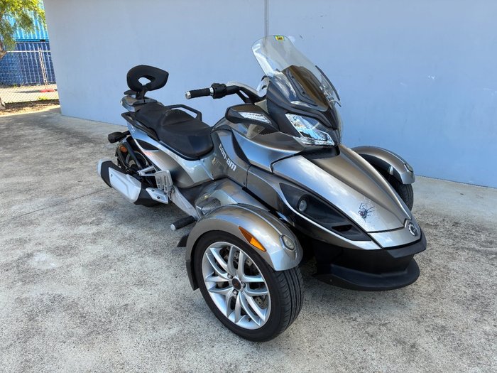 2013 BRP SPYDER ST Silver