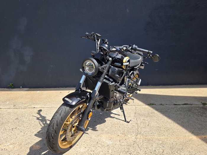 2023 Yamaha XSR700 BLACK