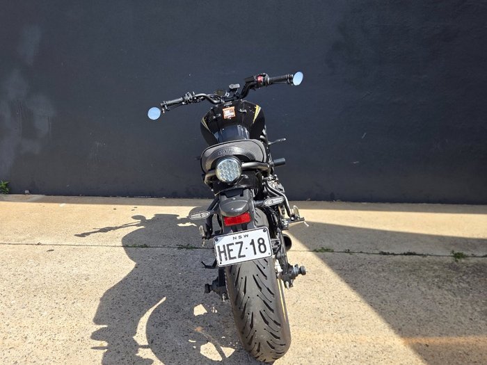 2023 Yamaha XSR700 BLACK