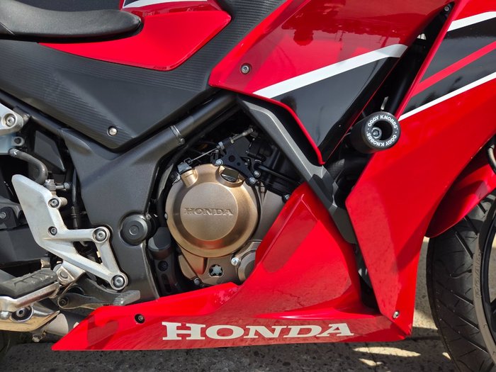 2017 Honda CBR300R RED