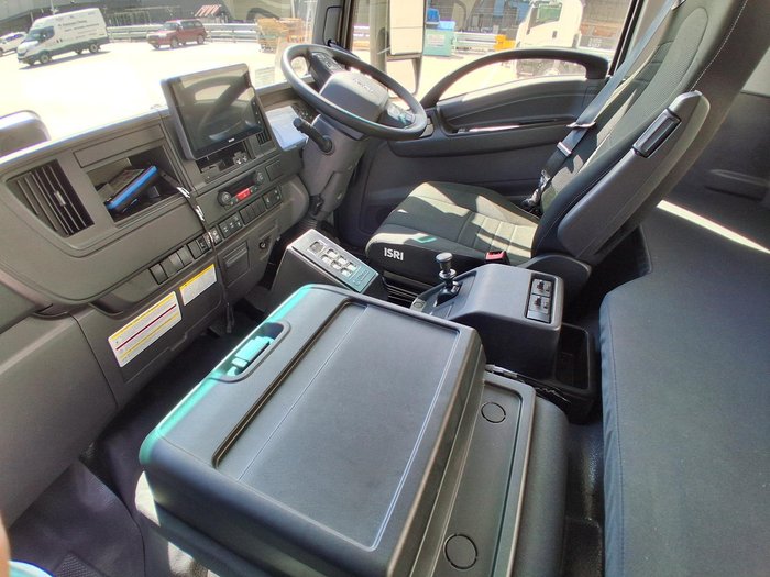 2026 Isuzu F Series FVY 260-300 AT R67