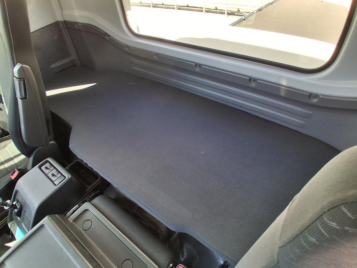 2026 Isuzu F Series FVY 260-300 AT R67