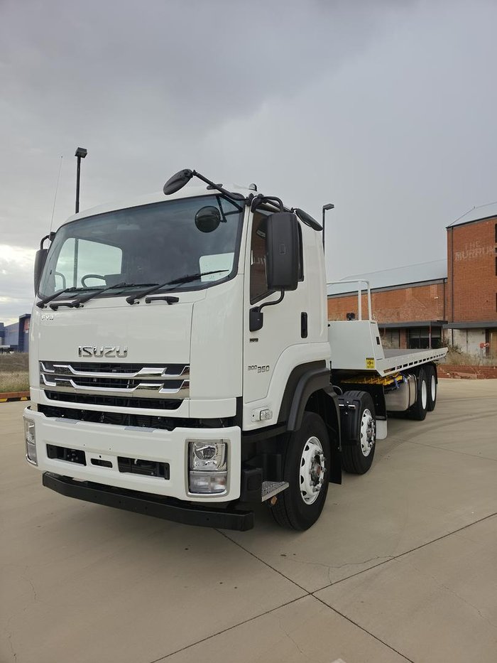 2025 Isuzu F Series FYJ300-350