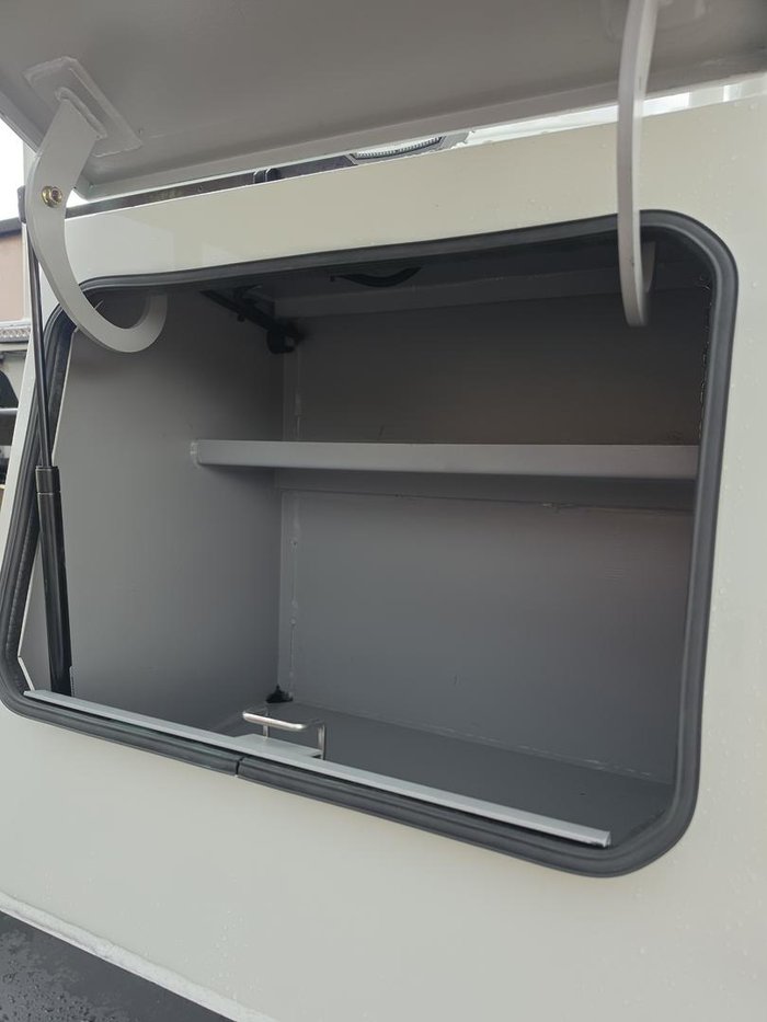 2025 Isuzu F Series FYJ300-350