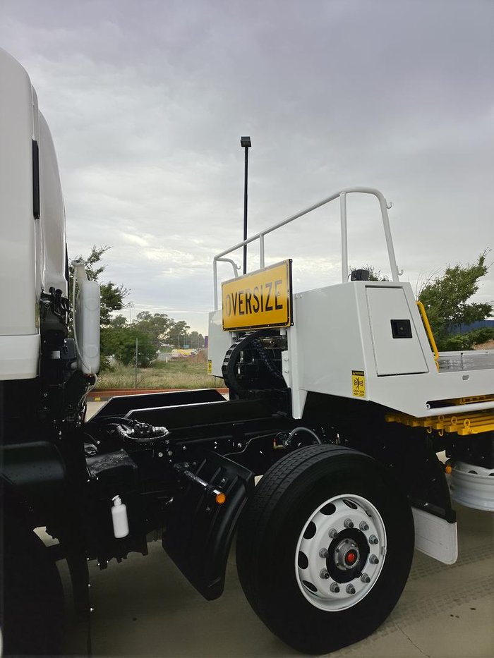 2025 Isuzu F Series FYJ300-350