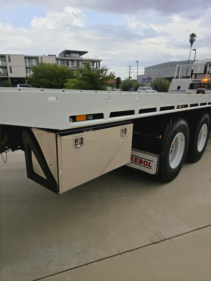 2025 Isuzu F Series FYJ300-350