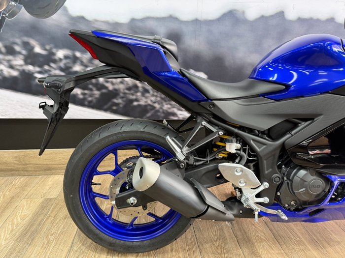 2025 Yamaha YZF-R3 BLUE