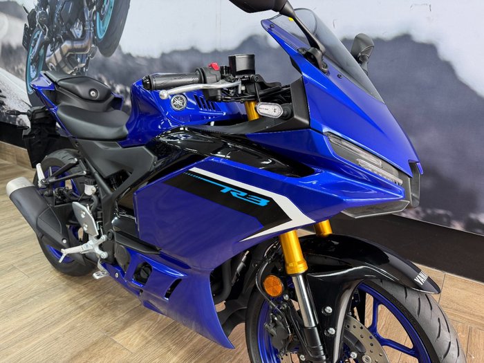 2025 Yamaha YZF-R3 BLUE