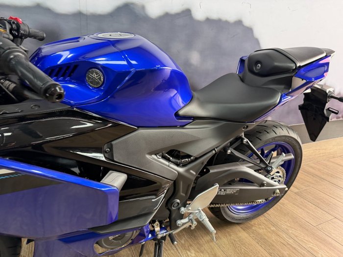 2025 Yamaha YZF-R3 BLUE
