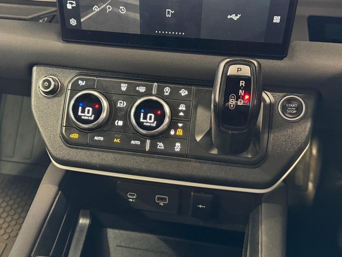 2021 Land Rover Defender 110 P400 SE