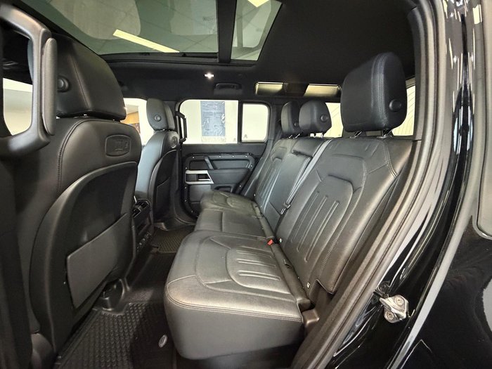 2021 Land Rover Defender 110 P400 SE