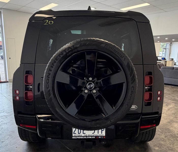 2021 Land Rover Defender 110 P400 SE